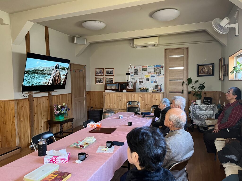 神戸市須磨区の高倉チャペル。昼食後には映画観賞会が開催されることも…